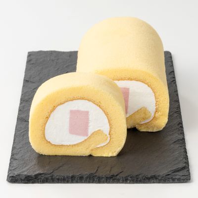 博多あまおうロールケーキ2